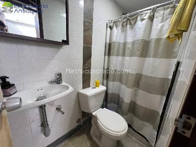 Apartamento de 3 alcobas en venta en Laureles, Medellín, 125 m² · foto 6 de 15
