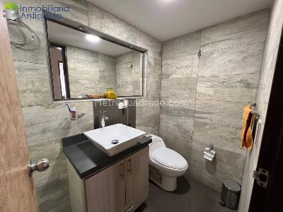 Apartamento de 3 alcobas en venta en Laureles, Medellín, 125 m² · foto 7 de 15