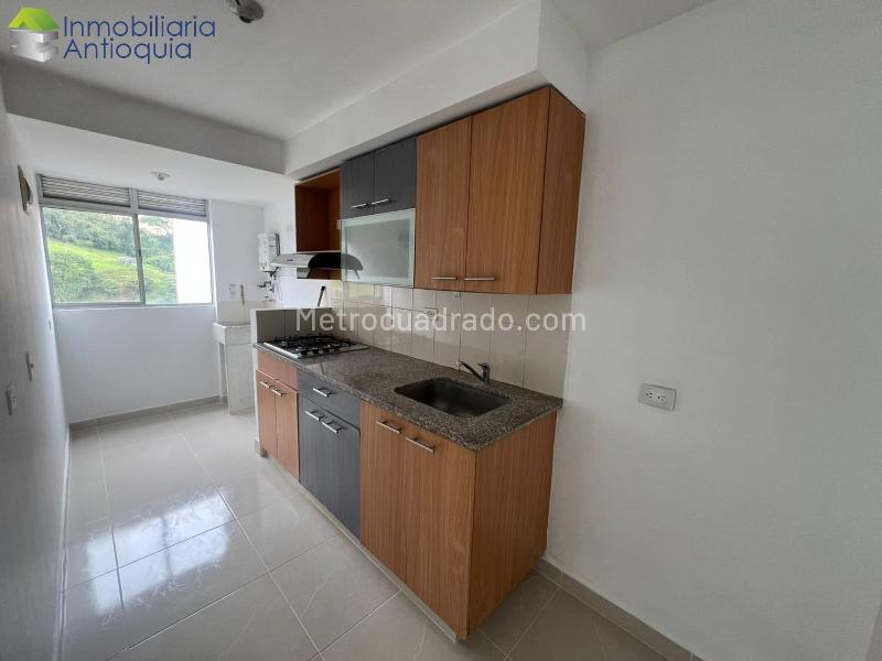 Apartamento en Arriendo, Alto Las Flores, Sabaneta - 2