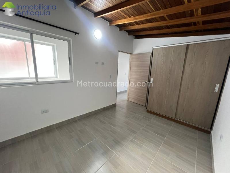 2BR Apartment for Rent in Calasanz near Av. 80 - 4