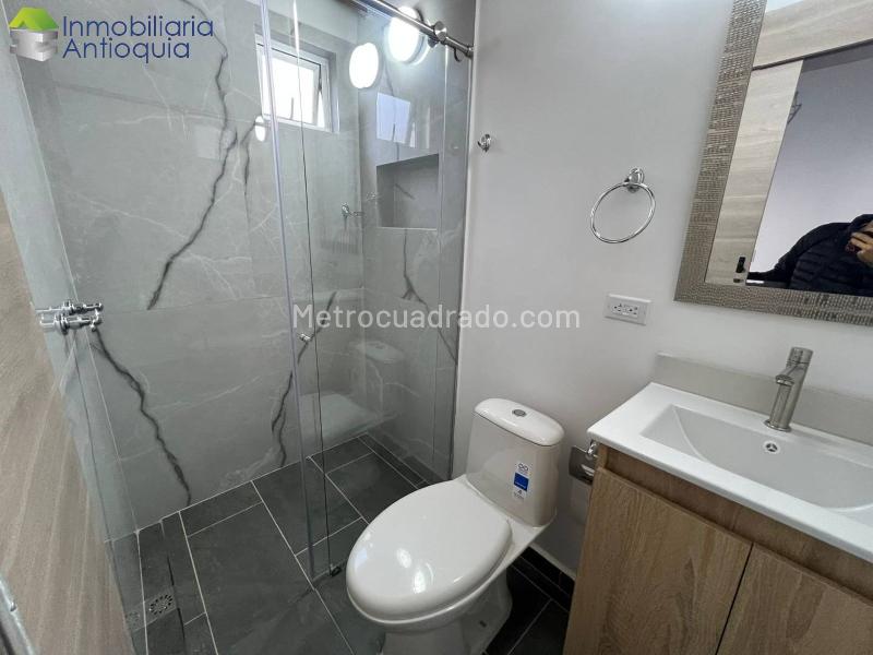 2BR Apartment for Rent in Calasanz near Av. 80 - 7