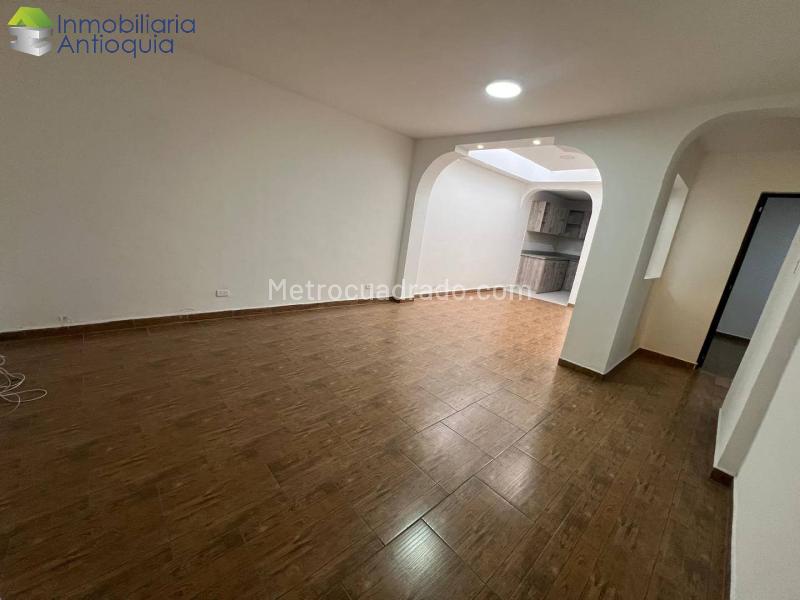 5BR House with Patio in Conquistadores - 4