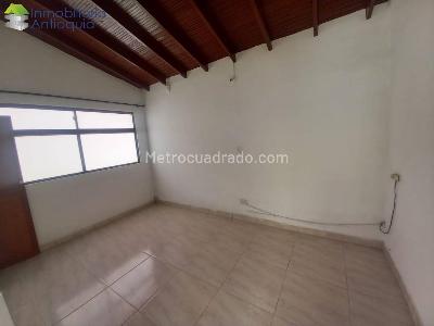 Casa de 4 alcobas en venta en Belen Los Alpes, Medellín, 168 m² · foto 2 de 13