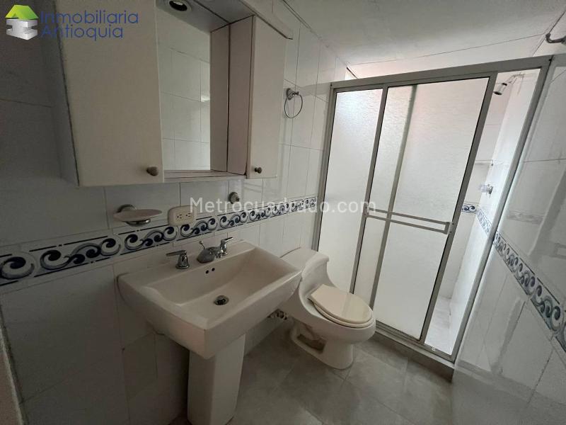 Apartamento Amplio de 4 Alcobas en La Floresta - 4