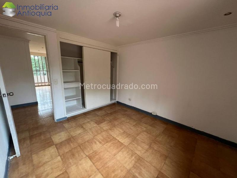 Apartamento Amplio de 4 Alcobas en La Floresta - 8