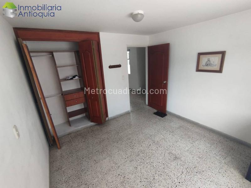 Apartamento de 2 Alcobas en Belen Nogal con 3 Baños y Garaje - 9