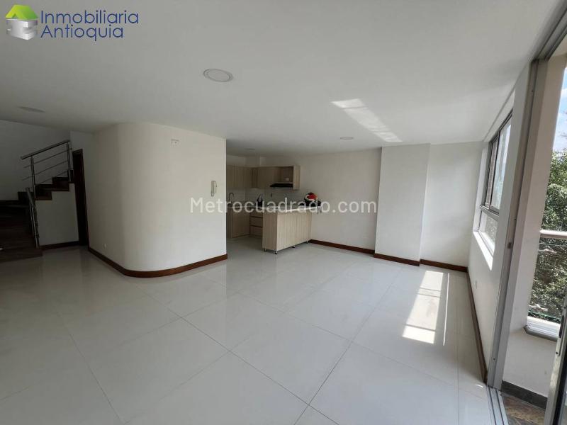 Beautiful Duplex Apartment in Velodromo