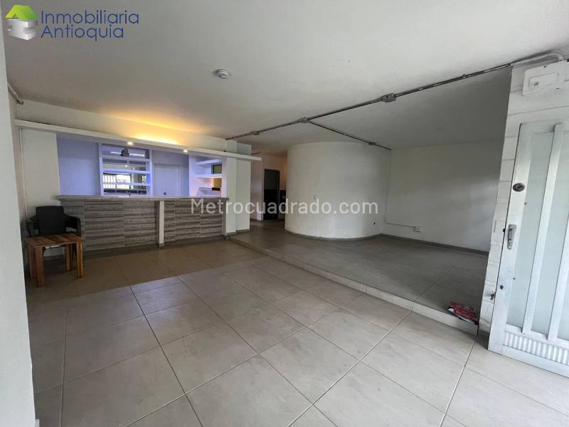 Casa/Local en Arriendo con 5 Alcobas en Laureles - 5