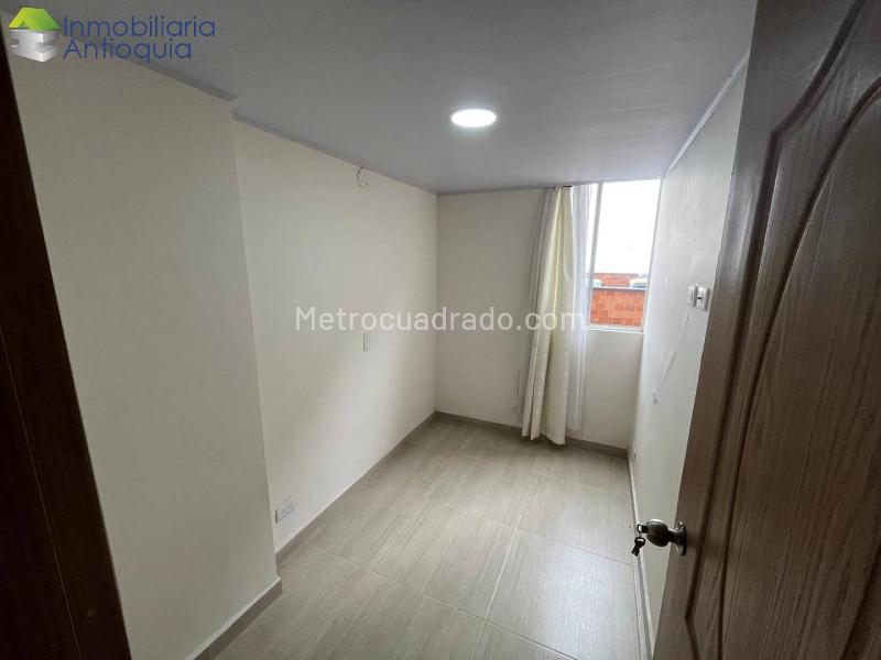 Apartamento en Arriendo de 3 Alcobas en Robledo Pajarito con Balcón y Amenidades - 5