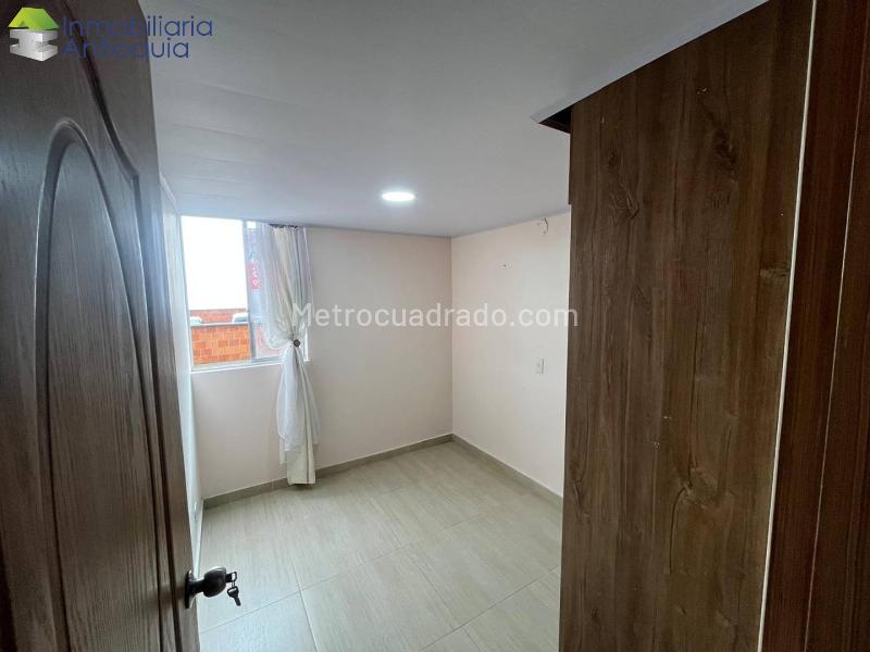 Apartamento en Arriendo de 3 Alcobas en Robledo Pajarito con Balcón y Amenidades - 6