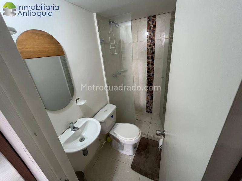 Apartamento en Arriendo de 3 Alcobas en Robledo Pajarito con Balcón y Amenidades - 9