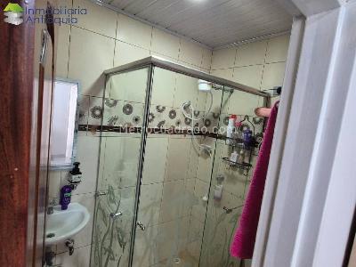 Casa de 5 alcobas en venta en Laureles, Medellín, 212 m² · foto 14 de 17