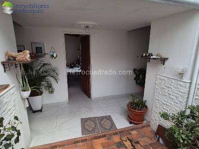 Casa de 5 alcobas en venta en Laureles, Medellín, 212 m² · foto 15 de 17