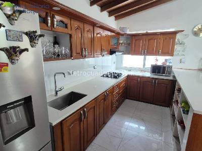 Casa de 5 alcobas en venta en Laureles, Medellín, 212 m² · foto 4 de 17