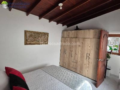 Casa de 5 alcobas en venta en Laureles, Medellín, 212 m² · foto 9 de 17