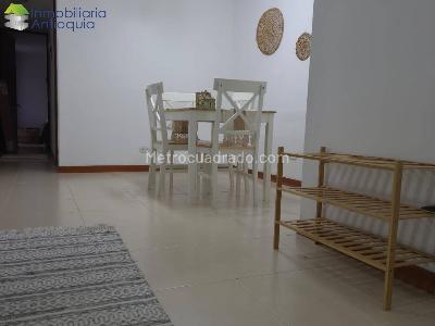 Apartamento en venta en Loma De Los Bernal, Medellín · foto 3 de 18