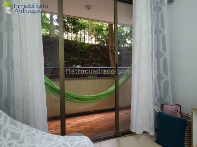 Apartamento en venta en Loma De Los Bernal, Medellín · foto 13 de 18