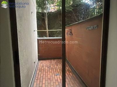 Apartamento en venta en Loma De Los Bernal, Medellín · foto 16 de 18