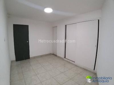 Casa de 5 alcobas en venta en Laureles, Medellín, 265 m² · foto 4 de 11