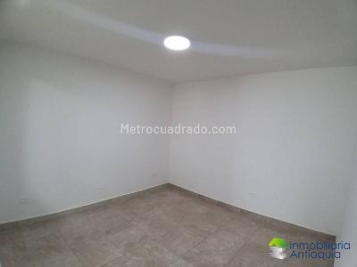 Casa de 5 alcobas en venta en Laureles, Medellín, 265 m² · foto 5 de 11