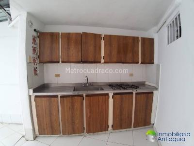 Casa de 5 alcobas en venta en Laureles, Medellín, 265 m² · foto 7 de 11