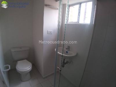 Apartamento de 2 alcobas en arriendo en La America, Medellín, 40 m² · foto 3 de 4