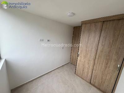 Apartamento de 3 alcobas en venta en Santana, Bello, 58 m² · foto 5 de 11