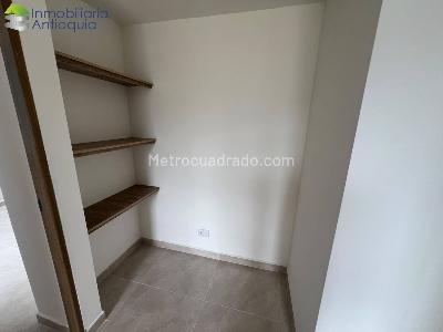 Apartamento de 3 alcobas en venta en Santana, Bello, 58 m² · foto 6 de 11