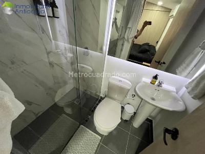 Apartamento de 2 alcobas en arriendo en Laureles, Medellín, 94 m² · foto 9 de 14