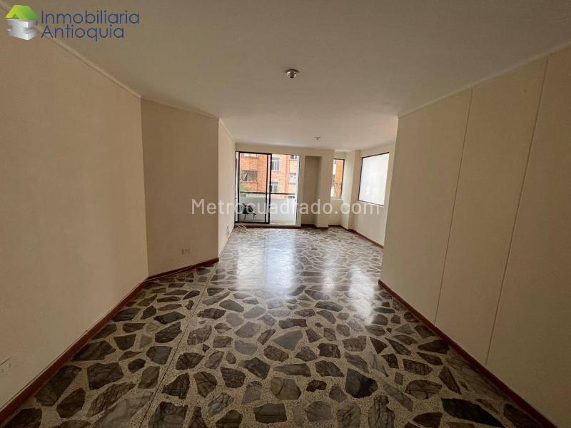 3BR Apartment in Laureles (100 m²) - 2