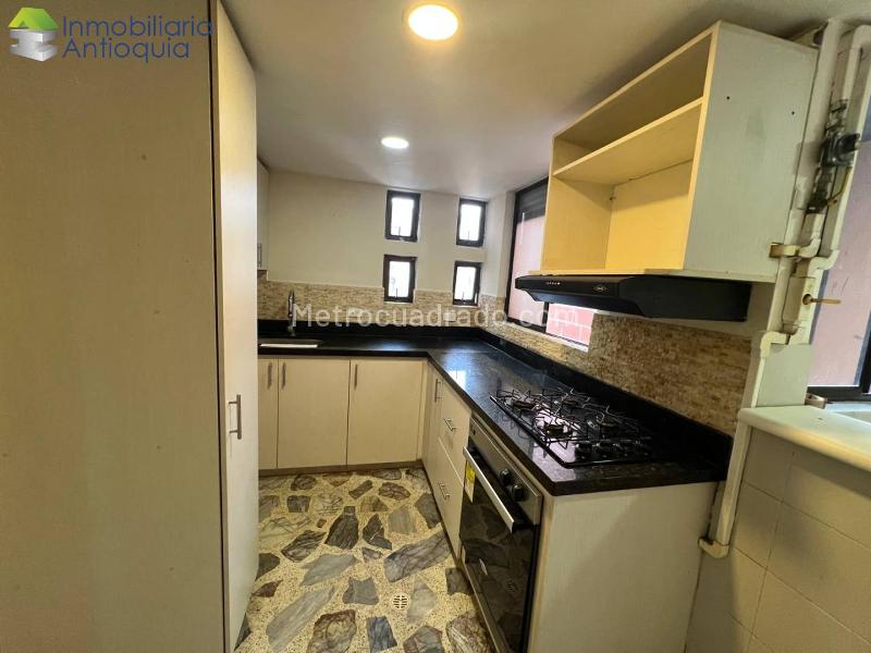 3BR Apartment in Laureles (100 m²) - 4