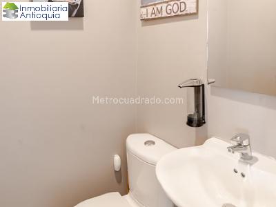 Apartamento de 3 alcobas en venta en El Poblado, Medellín, 97 m² · foto 13 de 18