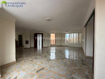 Apartamento en venta en Laureles, Medellín · foto 3 de 20
