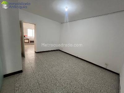 Casa de 5 alcobas en arriendo en Obelisco, Medellín, 135 m² · foto 4 de 13