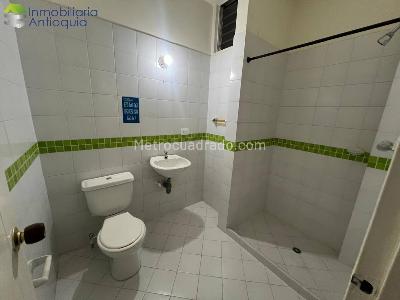 Casa de 5 alcobas en arriendo en Obelisco, Medellín, 135 m² · foto 6 de 13