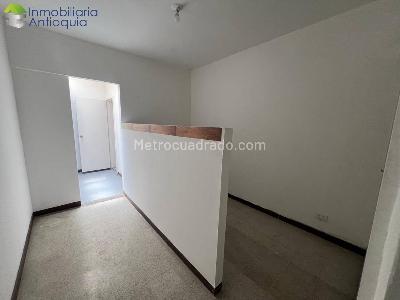 Casa de 5 alcobas en arriendo en Obelisco, Medellín, 135 m² · foto 8 de 13