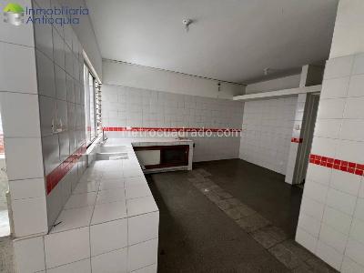 Casa de 5 alcobas en arriendo en Obelisco, Medellín, 135 m² · foto 9 de 13