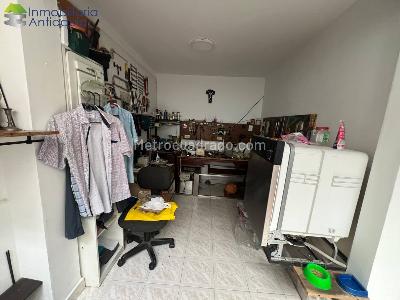Casa de 3 alcobas en venta en Santa Lucia, Medellín, 132 m² · foto 10 de 12