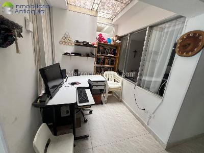 Casa de 3 alcobas en venta en Santa Lucia, Medellín, 132 m² · foto 8 de 12
