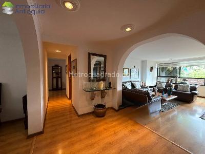 Apartamento en venta en El Poblado, Medellín · foto 2 de 19