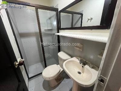 Apartamento de 2 alcobas en arriendo en Bombona, Medellín, 100 m² · foto 5 de 10
