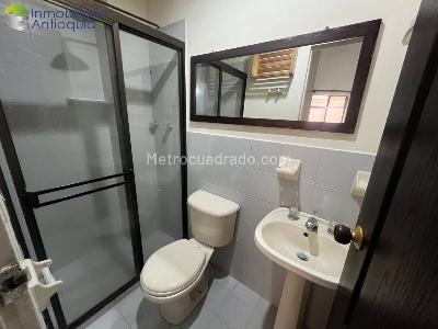 Apartamento de 2 alcobas en arriendo en Bombona, Medellín, 100 m² · foto 10 de 10
