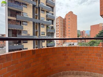 Apartamento de 3 alcobas en venta en Laureles, Medellín, 120 m² · foto 15 de 20