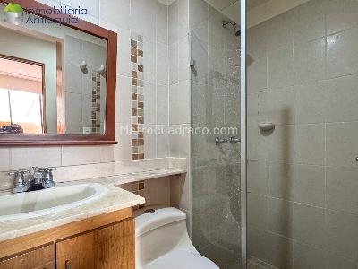 Apartamento de 3 alcobas en venta en Laureles, Medellín, 120 m² · foto 16 de 20