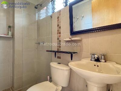 Apartamento de 3 alcobas en venta en Laureles, Medellín, 120 m² · foto 17 de 20
