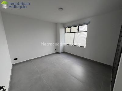 Apartamento de 3 alcobas en arriendo en Florida Nueva, Medellín, 146 m² · foto 14 de 15