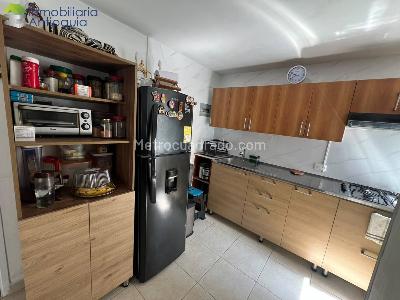 Apartamento en venta en Alpujarra, Medellín · foto 4 de 12