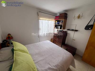 Apartamento en venta en Alpujarra, Medellín · foto 11 de 12
