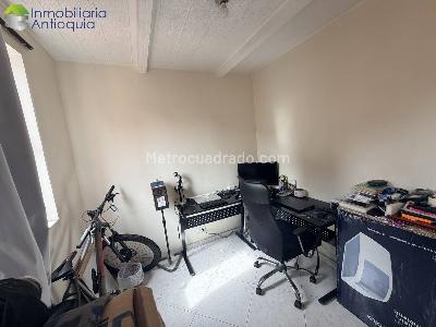Apartamento de 3 alcobas en venta en Boston, Medellín, 80 m² · foto 10 de 18