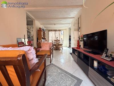 Apartamento de 3 alcobas en venta en Boston, Medellín, 80 m² · foto 4 de 18